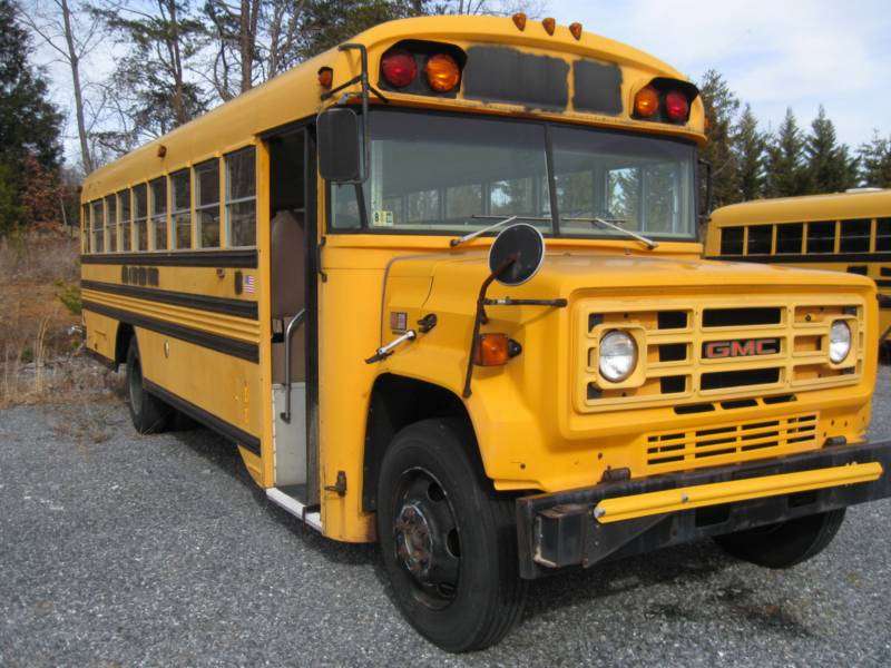 Школьный автобус характеристики. Школьный автобус GMC 6000 внутри. Школьный автобус своими руками. International Harvester школьный автобус 1938. Школьный автобус GMC mh9500 место водителя.
